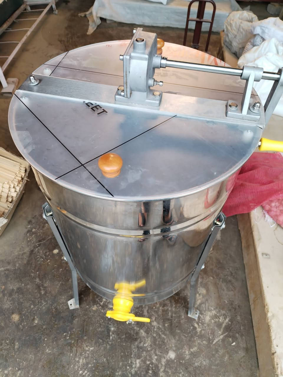 فراز نحل للبيع اربع أطارات جديد 

السعر ٢٢٥٠٠٠ وبي مجال
***********
