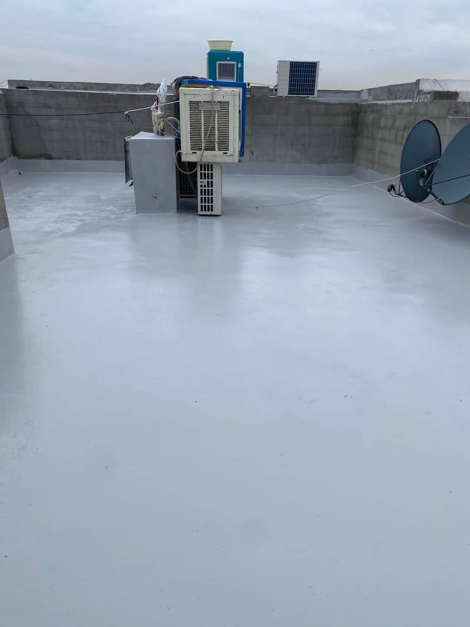 في اربيل 
(حافظ على منزلك  من الرطوبة والماء )

لباد وفلانكوت الأسطح عازل من الماء والرطوبة وعاكس للحرارة في الصيف يحافظ على السطح من العفن والتلف ويعالج التشققات وسعر مناسب وشغل درجه اولى للتواصل واتساب او اتصال ***********
