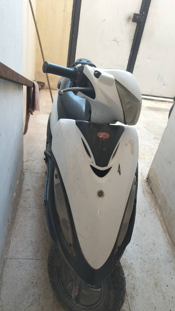 ‎دراجات للبيع ثنين كامكو جي4 للبيع ماعيزات شي نكره سلف ثنينهن كهربائيات كله شغاله ***********‎ النجف, العراق
