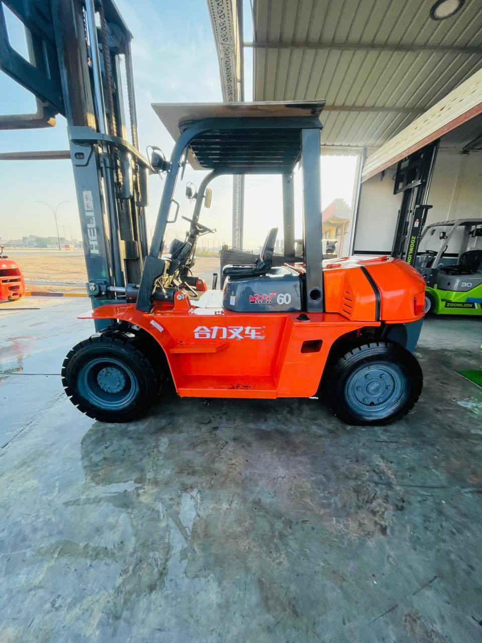 للبيع رافعه شوكيه HELl موديل 2017 منفيس رقم كاتي .6طن 3حركات دخول جديد كفاله عامه 
مكينه أزوزه ياباني ع وضع الشركه بلادي 
العنوان ديالى بعقوبة قرب مديريه المرور 
تفاصيل اكثر اتصل ع 
***********
***********
***********
 يوجد توصيل جميع المحافضات
