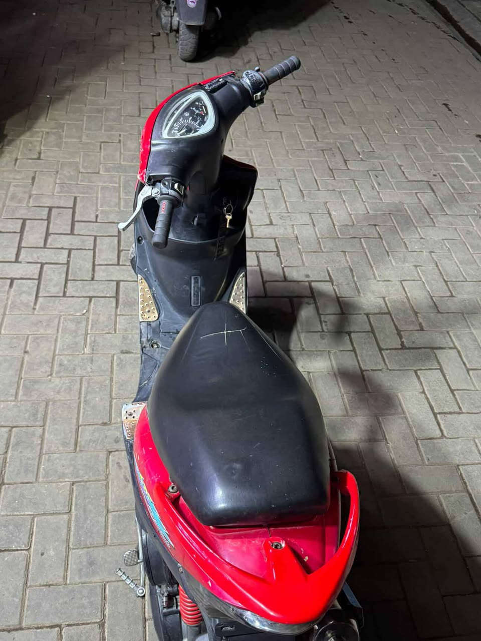 سلام عليكم شلونكم شباب دراجه ماكس عدله للبيع دراجه كلش حلوه ونضيفه كلها بلادي بس سلف عاطل وكفراته اصليه السعر 550 وبيها مجال حك الجيه مكاني بغداد النهضه رقمي ***********
