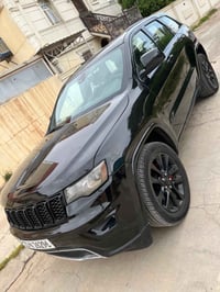 سعر مناسب جدا جيب كراند شيروكي  مديل 2018  فول مواصفات بصمة 6 سلندر فو...