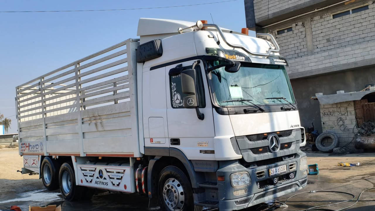 سلام عليكم سياره البيع مودل12 فول مواصفات كامرا أو حساس  رتادر  ثلاجه داخليه  دبل مناميه هورنات كاسحه أو زعانف  مكفوله كفاله عما رقم صلاح الدين دولي بسمي تحويل مباشر  رقم ‏.   ‪ 773 823 2251‬‏0
