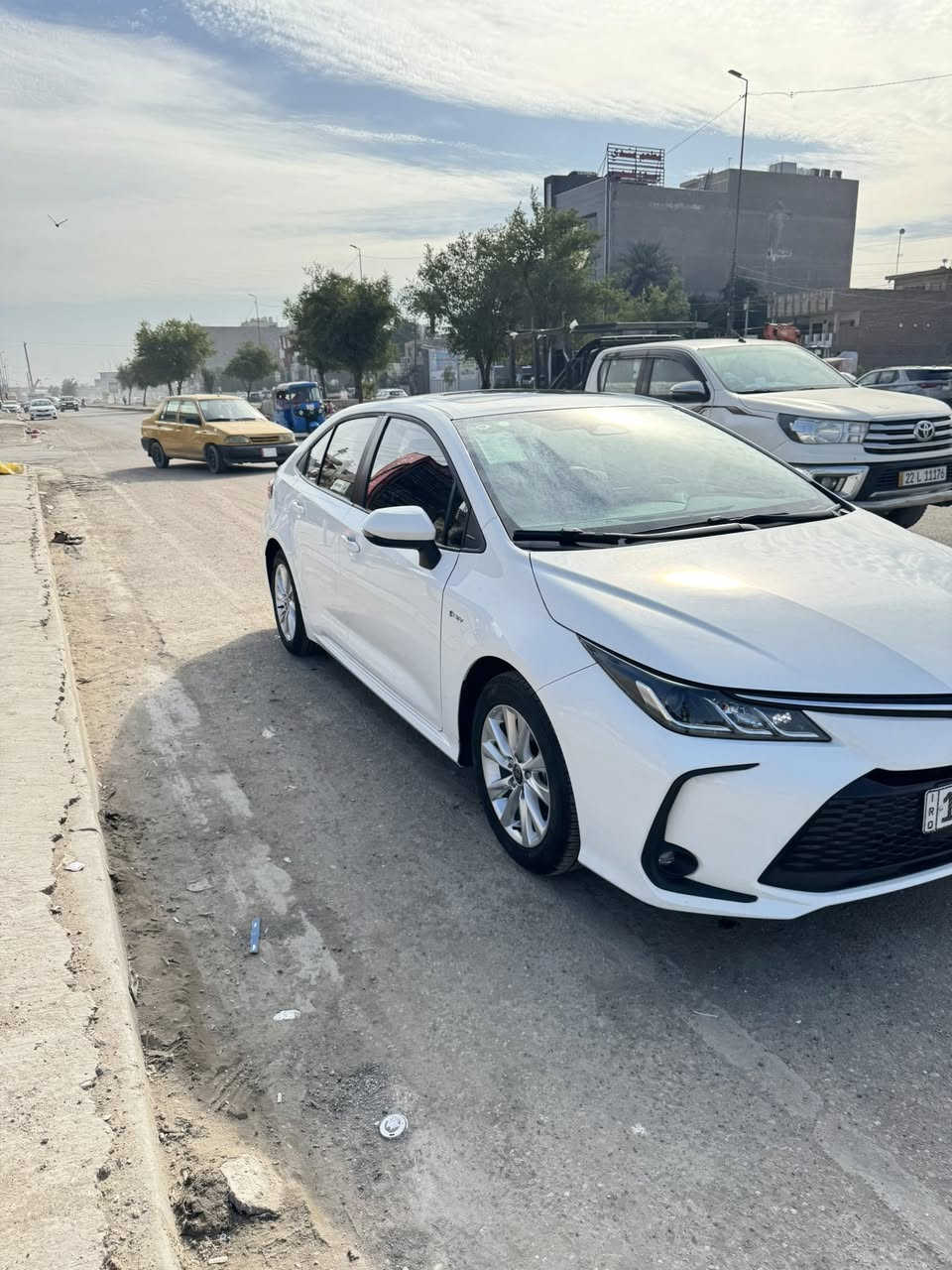 السلام عليكم 
كورلا (2025) هايبرد شكل الخليجي 
رقم بغداد 
ماشيه (7000)الف 

المواصفات 👇

🔵محرك 1.8 لتر VVT هايبرد
🔵كشنات جلد
🔵داخل اسود
🔵كير بوكس اوتوماتيك 6 سرع 
🔵دخول ذكي و تشغيل ( بصمة ) 
🔵شاشة apple car play and android auto
🔵كامرة خلفية 
🔴رادار تحديد مسار ومانع تصادم ‼️
🔵 دشبول ديجتال 
🔵تبريد قطعتين 
🔵 فتحة سقف ( سلايد روف )
🔵 لايت أمامي وبروجكتر  LED ‼️
🔵 بك لايت LED‼️
🔵 تحكم ستيرين 
🔵 اوتو لايت
🔵 اوتو هولد
🔵 نظام ABS 
🔵هاند بريك كهرباء 
🔵نظام التحكم بالانارة الخارجية
🔵 اشاير بالمري
🔵حساس ضغط الاطارات
🔵 وضعيات قيادة 
🔵مانع انزلاق

مكان السياره بغداد 

السعر (164$) 
للاستفسار : ***********
