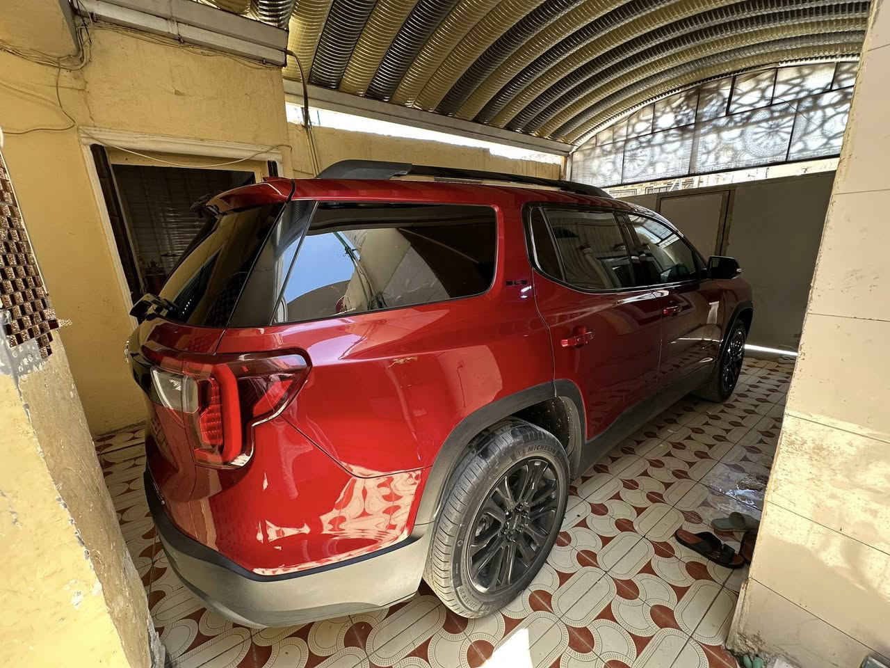 السلام عليكم للبيع Acadia GMC
المواصفات : فئة SLE
شاشة معلومات وترفيه
‏ Apple CarPlay و Android Auto
كاميرا خلفية
 مثبت سرعة
 تشغيل ودخول ذكي
 تحكم من المقود
 تكييف ممتاز
فتحتين بالقمامة
 أنظمة أمان متعددة
 7 مقاعد عائلية مريحة
حالة السيارة:  مكينة وقير وشاصي بحالة ممتازة
 جميع الأمور الميكانيكية والكهربائية جاهزة
 صبغ البنيد فقط وجاملغ((بدون ضرر داخلي)) كما موضح في السونار  ، وباقي السيارة بحالة جيدة وماتخسر عليها الألف 
 نظيفة ومعتني بها بشكل مستمر
 جاهزة للفحص بأي مكان
السيارة باسم ولد صديقي 
السيارة ماشية: (37 الف)
السعر: 220 وبي مجال  مكان السيارة ذي قار الرفاعي للأتصال والاستفسار اكثر عن السيارة  ***********/***********
