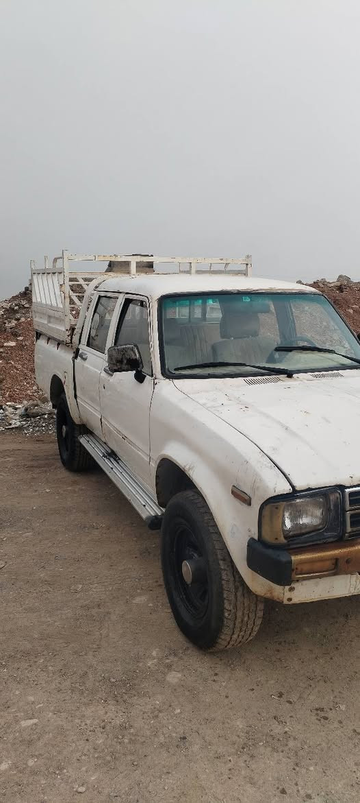 السلام عليكم بيكم تيوتا استاوت للبيع موديل 81 سنويه عظم رقم جديد كابون بانزين شرط التحويل مكينه وكير شرط شاصي شرط السعر 25 شراي اتصل ***********
