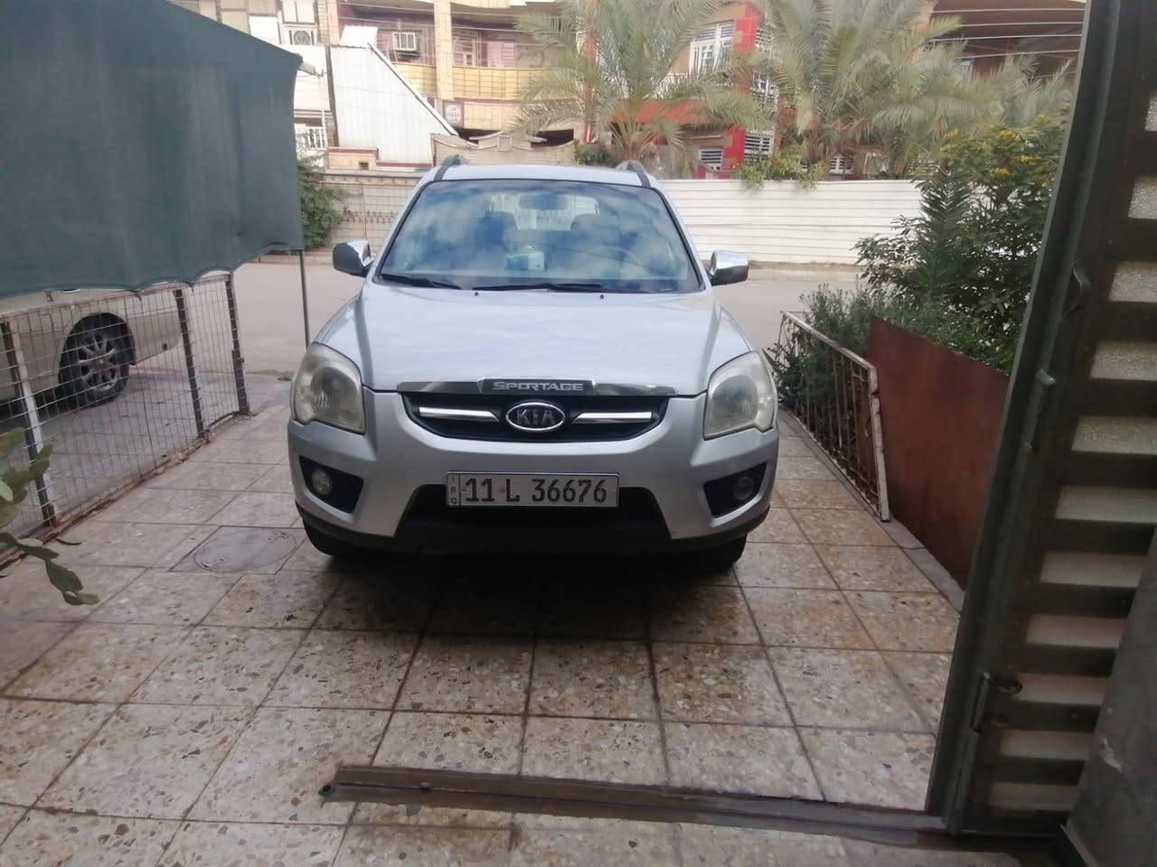 السلام عليكم مكلف بلنشر كيا سبورتج موديل ٢٠٠٩ وارد خليجي سلفر اللون مكفولة من الحادث و  الصبغ  ما عدى بس البلاستك مصبوغ وهسه جارد محرك ٢٠٠٠ رقم بغداد الجديد بأسمنا شرط التحويل مكانهه بغداد الكرخ السعر 115$وبيهه مجال للشراي للتواصل على الرقم ***********.
