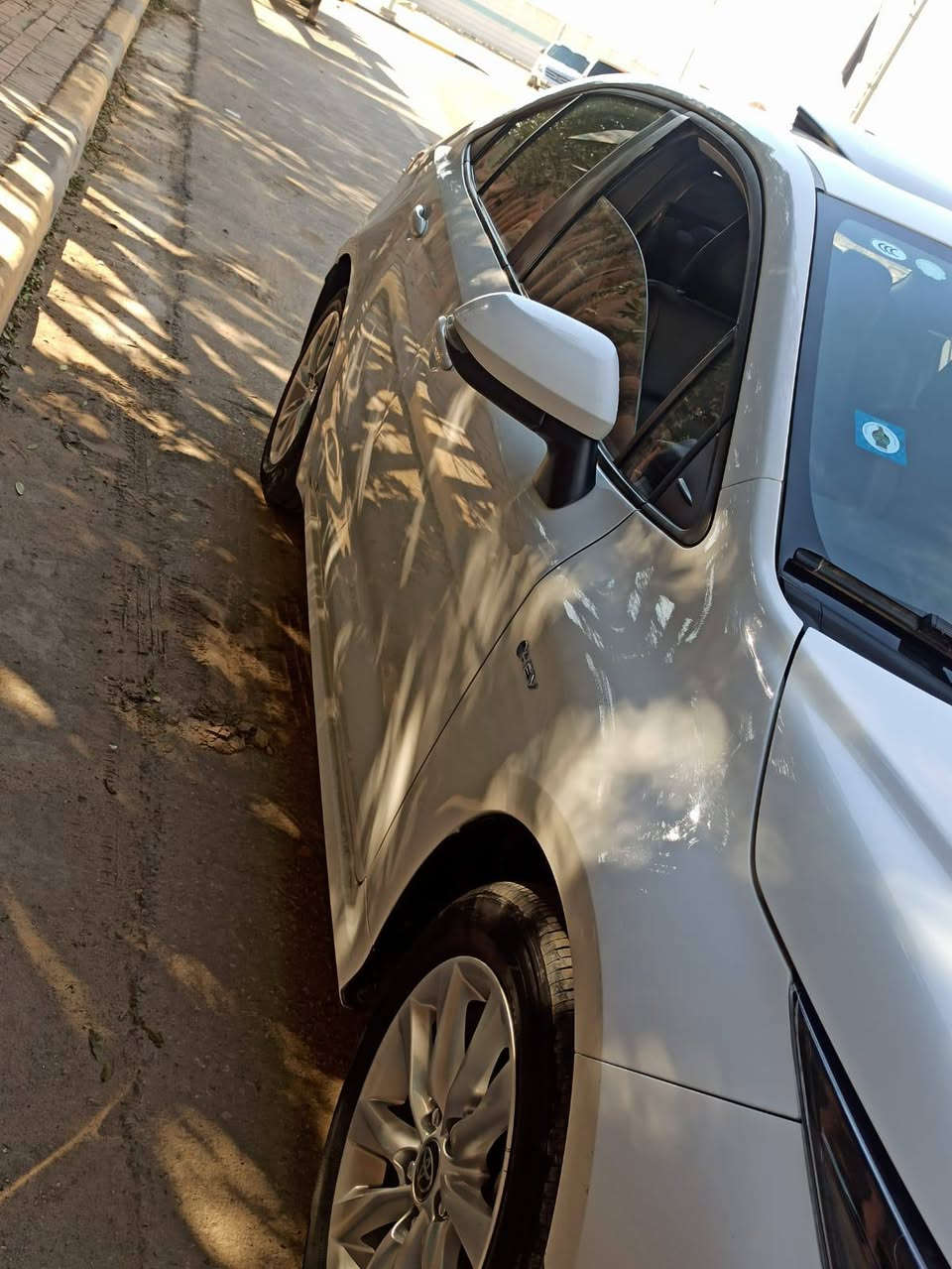 السلام عليكم
تويوتا كورلا 2024 شكل الخليجي 

داخل جلد 

ماشيه 31 الف كيلو
مكفوله من الصبغ 

رقم بغداد بأسمي تحويل مباشر

السعر 155 وبيها مجال بسيط 

للاتصال ***********

مكان السياره كربلاء  المعملچي
