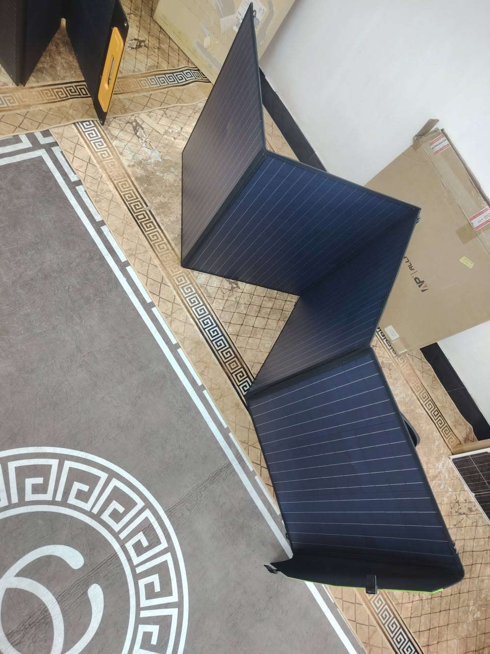 لوح 200 واط
بيه ضرر قليل بس مماثر عليه 
شوف الفديو موضح كلشي


**إذا كنت صاحب هذا الإعلان وتريد حذفه لأي سبب، رجاءا أرسل رسالة إلى الدعم الفني**