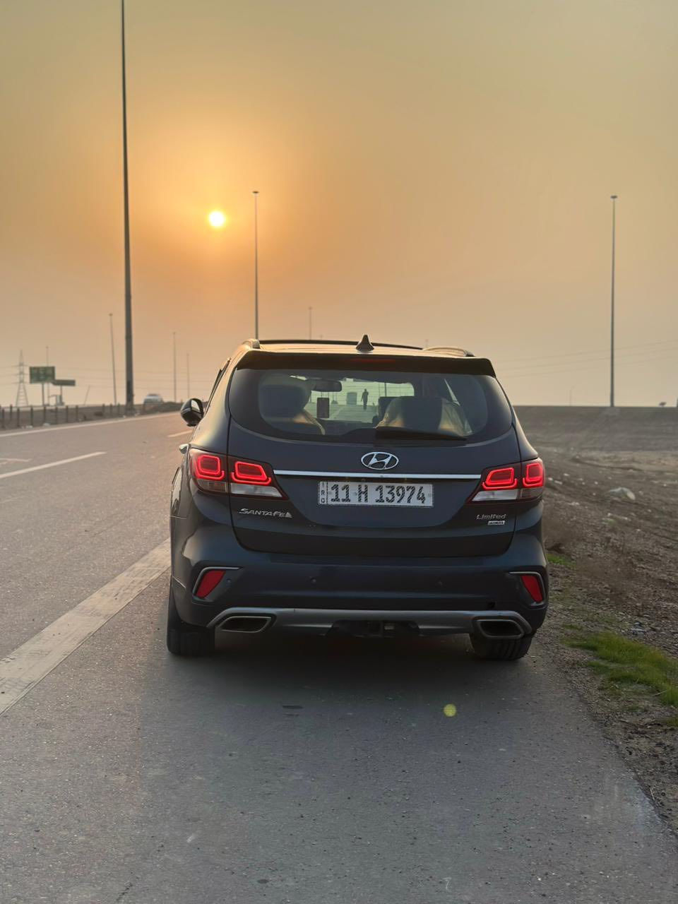 السلام عليكم للبيع سنتافي گراند 2017 وارد امريكي فول مواصفات 1/1 أعلى حتى من الخليجي  
حادث مثل ما موضح بصوره 

بصمة.بانوراما

كشنات كهرباء مع ذاكرة خزن كرسي السائق

صندوق كهرباء يفتح عند الاقتراب 

رادار جانبي ورادار خلفي مع حساسات خلفيه

كشنات جلد وللعلم غرفة السياره جديده كلش

 كشنات الاماميه تدفئه وتبريد مع تدفئة بالكشنات الخلفيه

تبريد ثلاث قطع منفصل

مخرج طاقه بلگ بالصندوق 120فولت

سستم صوت 14 سماعه مع دمام خلفي

محرك حجمه 3300 يولد 290 حصان
 
فور ويل

وبعد هواي بيها مواصفات فئة السياره 
Ultimate   Limited معروفه 

محرك ٦سلندر 7 راكب ملكي vip
 الحادث بالمنشور
السعر 165 وبي مجال للشراي
 بيه خير ويدلل 

لحد يكسر بالسعر كلمن وسعره وهذا فول مواصفات تختلف عن الباقيات  
والنظافه تفرق واذا شراي تشلع عيوني 
العنوان بابل ناحيه النيل
ستفسار ***********
***********
