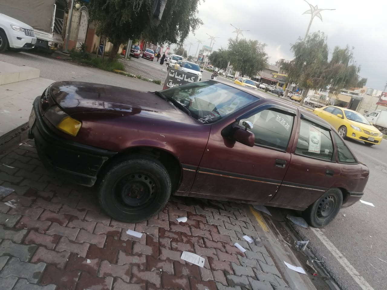 اوبل فيكترا للبيع موديل 1992 سنويه عظم عاج بيها دفتر بانزين محرك 20 كير محرك شرط لا صرف لا بخار سياره بدون ضربه بدون خياس شرط التحويل و الوكاله سعره 35 وبي مجال مكان السياره كركوك للاستفسار ***********
