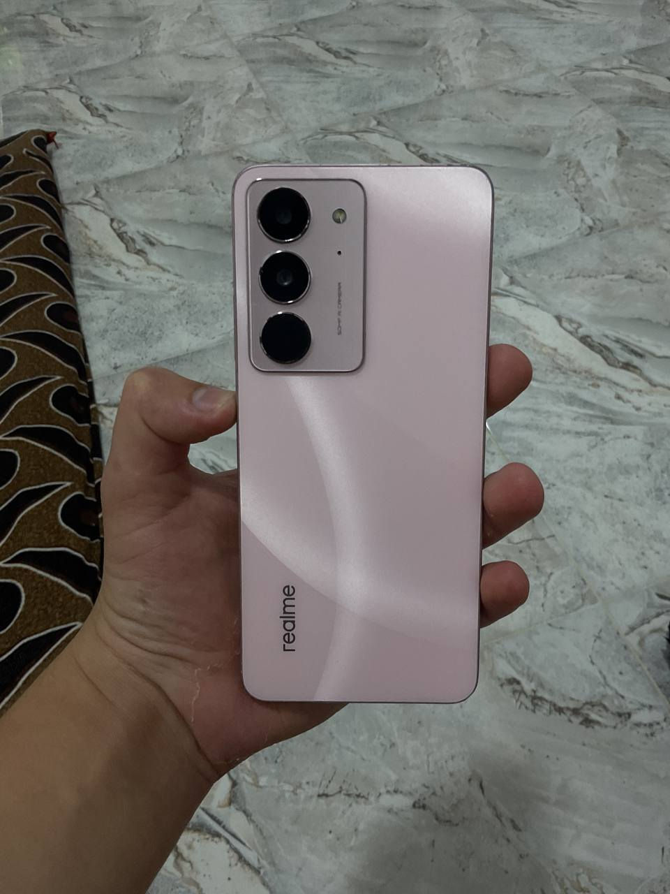 ريلمي c75x فول موصفات 256 ذاكره ما صارلو 3 اشهر بل بكايت مع كامل غراضه سعر 185(***********)
