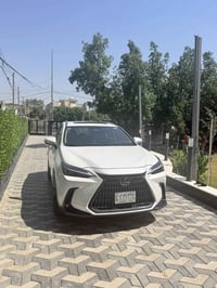 لكزز 2023 nx 350 للبيع  السيارة وكالة لكزز بغداد اخذتها زيرو  ماشيه 45...
