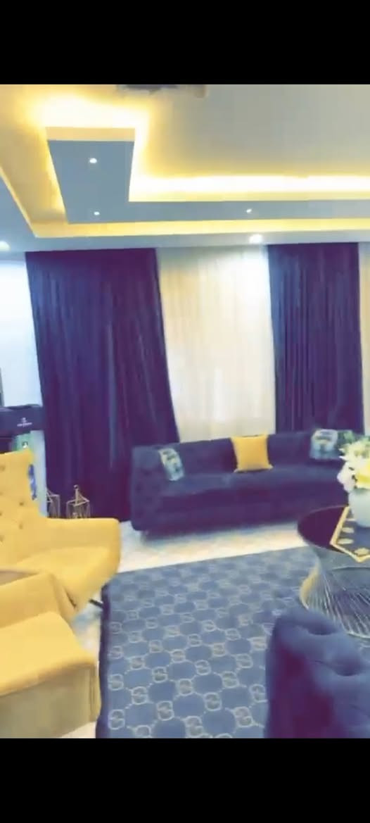 للإستفسار واتساب***********
شقة ارضية 
/مساحة130متر/2غرف/ استقبال / صالة / صحيات عدد 2/مخزن خارجي/ طابق ارضي
/واجهة شروق/كاونتر bdf تفصال/
/ 2حديقة/كراج كبير /غرف بتصاميم عالية سقف جبسون برود مغربي/انارة مخفية + براكيتات/ نظام دكتات
/أربيل/خلف هيران ستي/عمارات سربلند//عمارة 2/
السعر  50000$ الف دولار يعني (5) خمس شداد وبي مجال بسيط أربيل, العراق
