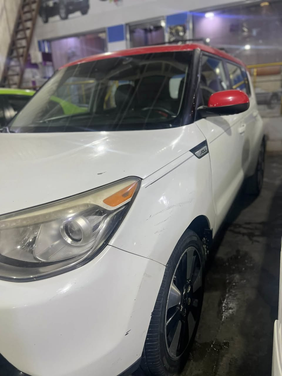 سلام عليكم
صول ٢٠١٦ وارد امريكي بيه بس دعاميه فقط الباقي مكفول 

مكينه ٢٠٠٠

رقم بابل تحويل 

مكان السياره ذي قار 
السعر ١٢٥ وبيه مجال

***********

***********
