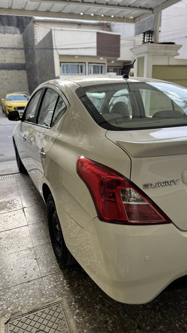 السلام عليكم 
نيسان سني هندي اصل ابو لبليته الزركة
موديل 2019 نظيفه جداً 
مكينه - كير - صدر - تبريد بالكفاله 
مكفوله عدى كارت بال جاملغ الامامي جه السايق فقط 
السعر110 وبيها مجال بسيط مكاني بغداد 
للاستفسار ***********
