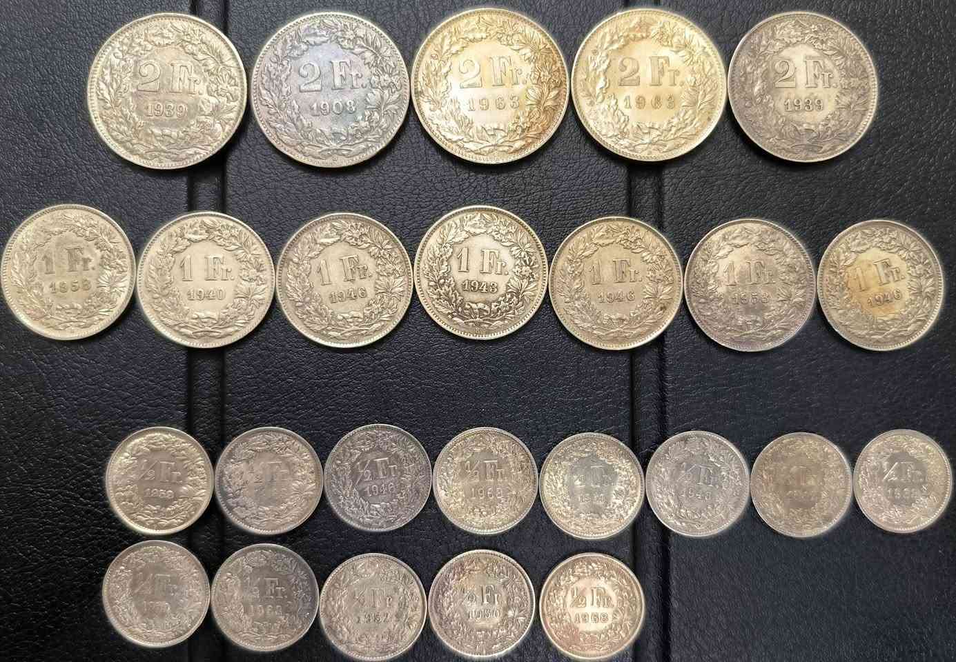 للبيع عملات سويسرية قديمة جميعها مصنوعة من الفضة (ابيع قطع مفردة او كلهم ) اعلى سعر ابيع


**إذا كنت صاحب هذا الإعلان وتريد حذفه لأي سبب، رجاءا أرسل رسالة إلى الدعم الفني**