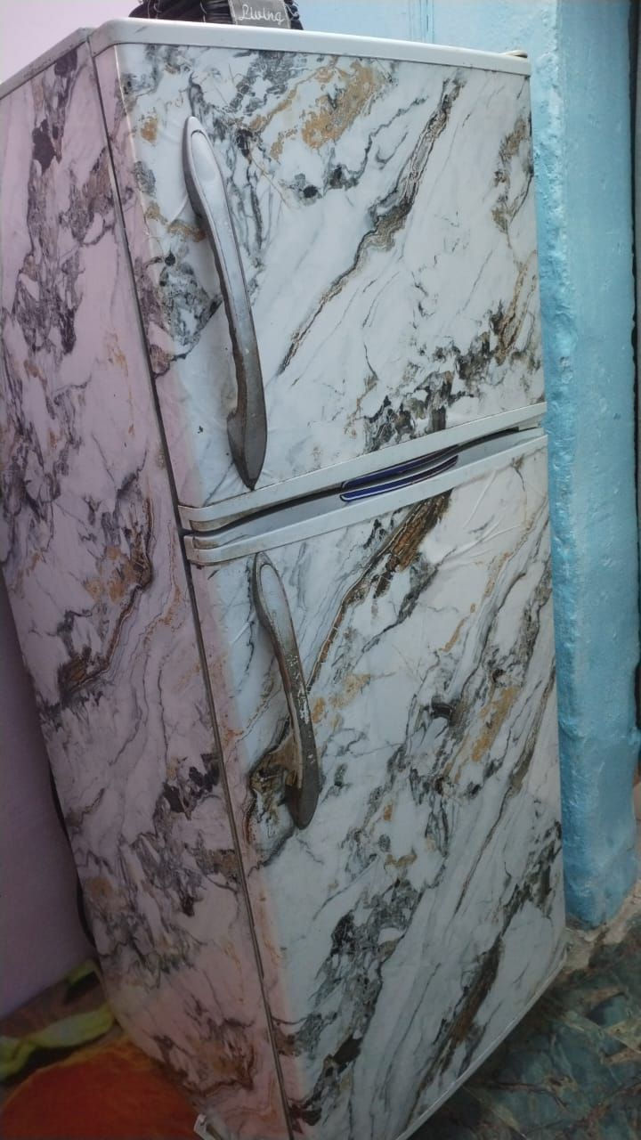 السلام عليكم ثلاجه للبيع سعره 150للسفسار***********
