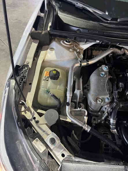 السلام عليكم 
سنتاره 2024
حادث البنيد ربع صبغ بدون دواخل بدون كلير 
ماشيه 14الف 
مكينه 200 كامره دواره شاشه كبيره
بصمه بيبان بصمه حساس رادار نقطه عمياء
تشغيل عن بعد 
ويل كروم 
يكو سبورت وضع قصادي
حجر بيه بلادي 
تحكمات ستيرن فول
سعر 150 وبيه مجال
***********
