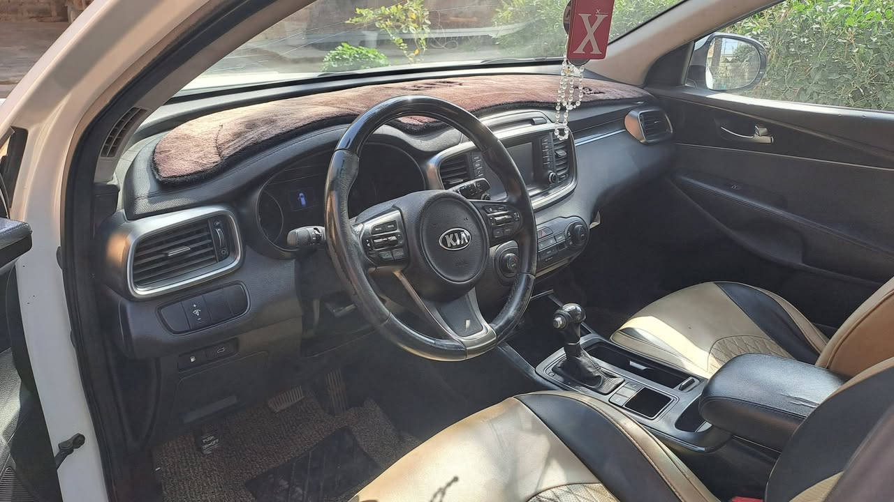 السلام عليكم سورنتو موديل ٢٠١٦ رقم بغداد باسمي بصمه صندوق كهربائي كشن جلد مري شفط زرك.لايت شاشه كبيره  ماشه ١٦٦ الف بيها بارد باب السكن ومبدل كازكيت عارضها ١٨٥ مكان السياره ديالى المقداديه  للإستفسار اكثر الاتصال ***********
