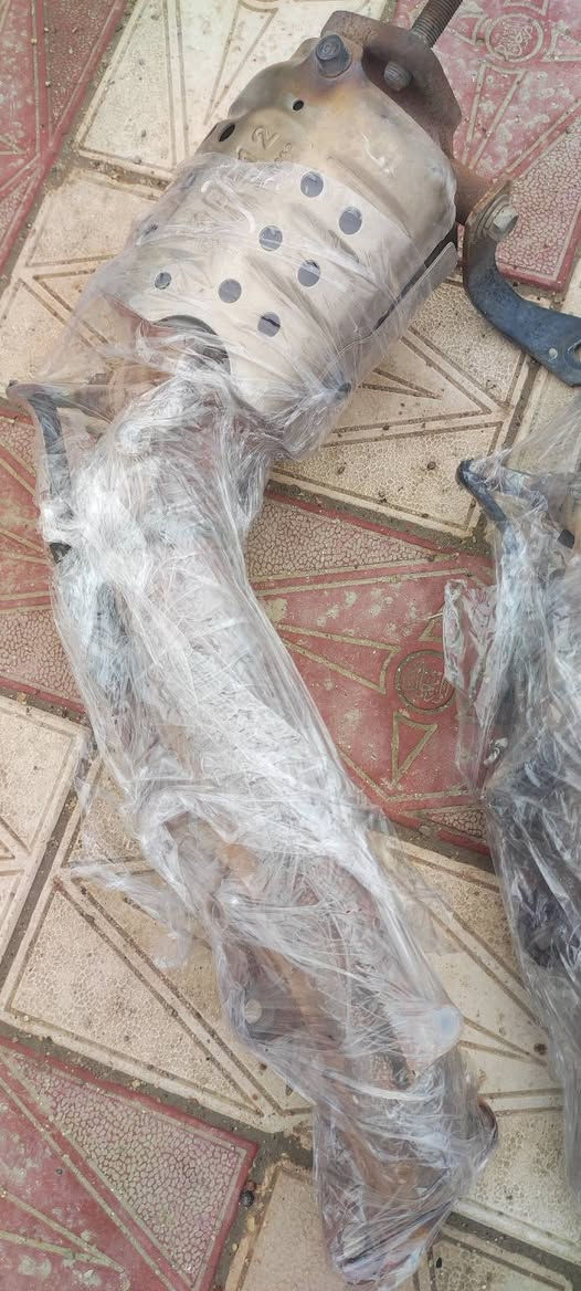 دكشن حار جهة السائق عدد 2 تفصيخ خليجي موهافي لوك سعر الواحد 300 الف يوجد توصيل ***********
