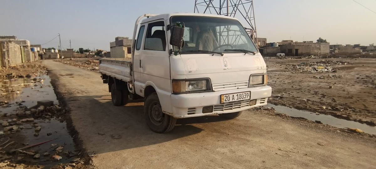 سلام عليكم كيا بنجو للبيع موديل 94 كفاله عامة محرك لا تبخير لا تنقيص  سياره نضيفة السعر 55 وبيها مجال عنوان بغداد النهروان ***********
