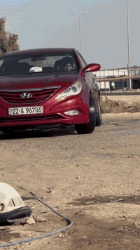 سوناتا ٢٠١١  أمريكي محوره غاز مكينه ٢٤٠٠ كير خير من الله تبريد ثلج شاشه تحكمات ستيرن السياره خير من الله بيها جاملغ ايمن نفس اللون وبيها طخه بصيطه بالباب الخف الصدر السياره رقم أربيل باسمي مداور باسرع وقت 
السعر ٩٦ وبيها مجال لاستفسار اكثر ***********
