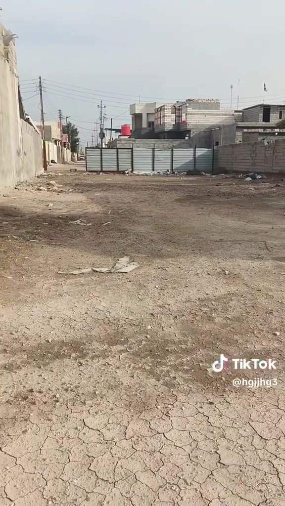 قطعه زراعي عراقي ٦٠٠ متر ع نهر ابومغيره ببوكوصره شارع الكديحيه واجهته ١٥ نزال ٤٠ بيه مسنايه كامله سعرها ١٣٠
***********
