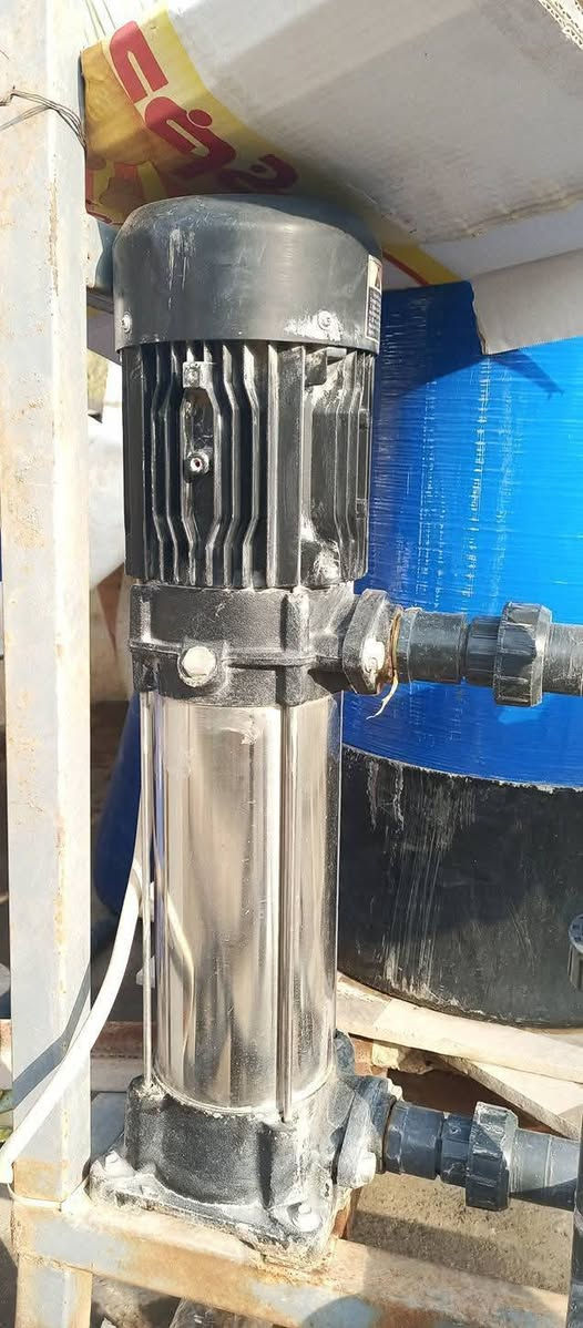 منضومة ماء ارو مواطير ايطالي
2 متر شغالة كاملة مع ثنين تانكي 
8000 لتر للبيع  للاستفسار *********** اتصل او وتساب  السعر 3 مليون بي مجال للشراي مكاني نجف
