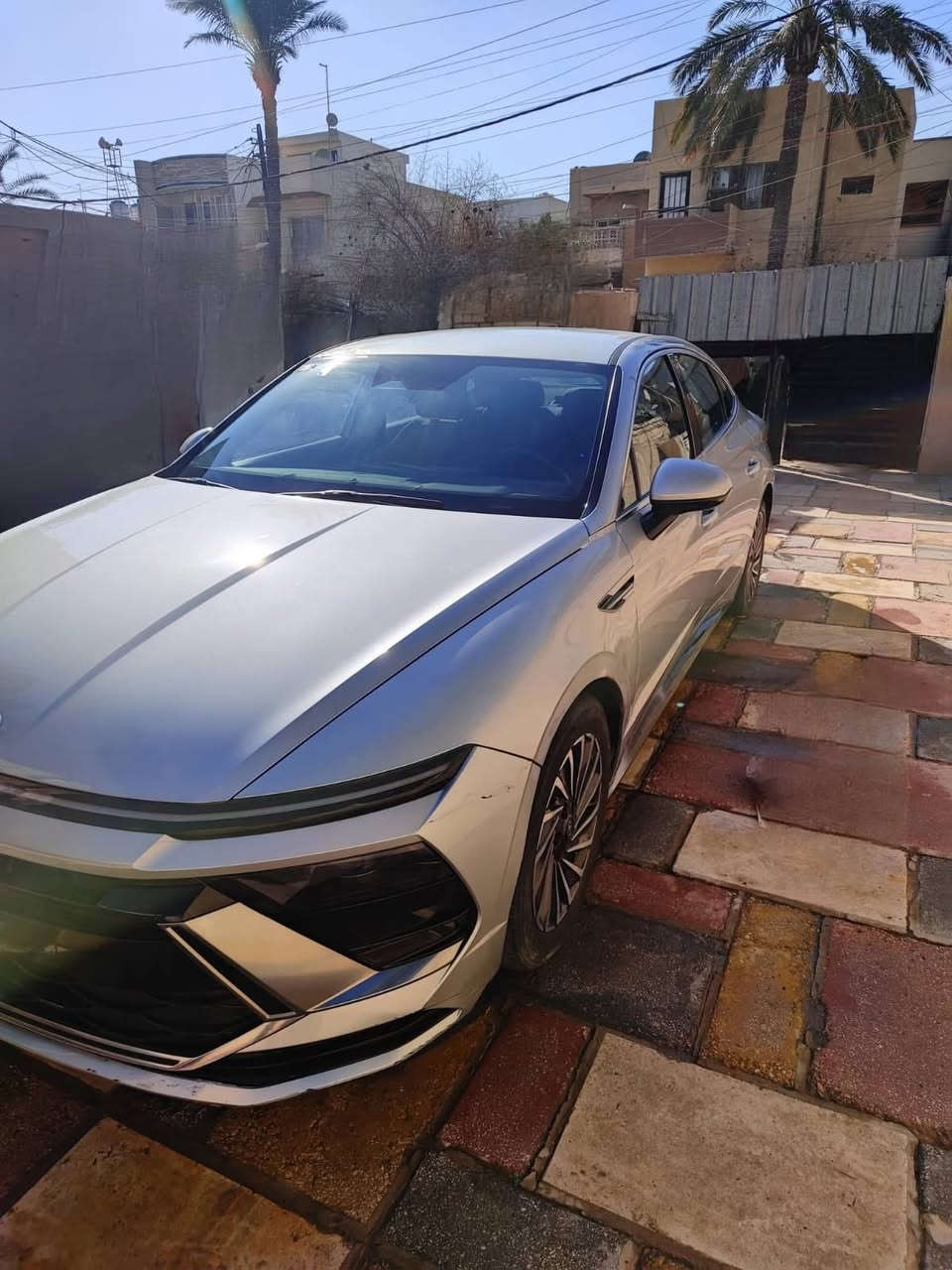 سوناتا 2025 هايبرد
المواصفات SEL نص فول 

الرقم بغداد  بسمي مرقم جديد

السعر 177 

رادار 360 مع كامرة خلفية 

مثبت مسار وقيادة تلقائي 

تبريد قطعتين وكشانة تدفئة 

لايت لد متصل مع زنون 

الضرر : الصفحه الجانبية بابين وجاملغ مبدلات بلادي 

التكمه سحب خفيف بدون صبغ او تعديل 

ويل كب كامل 

السيارة كامل شغاله ايرباك فقط دركه وبردات جهة عكس السايق طاگه

شاشة كار بلاي
الرقم واتساب ***********
