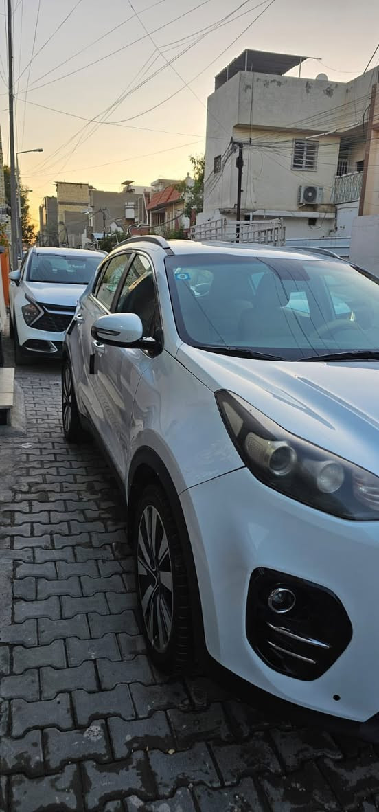 كيا سبورتج 2017 وارد خليجي
سونار مرفق بالمنشور 
مواصفاتها 
شاشه كبيره  
كامره دواره 
تحكمات ستيرن جهتين 
محرك2000 دوش 
ويل كب 
السياره رقم بغداد وباسمي 
السعر 162 
للاستفسار ***********
