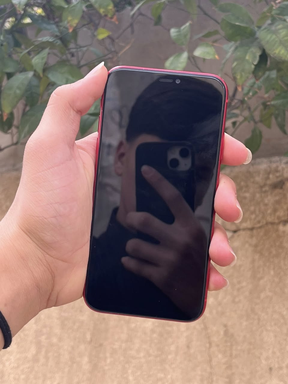 سلام عليكم 

ايفون 11 عادي 

ذاكره64

نضافه 90/100

لون احمر مميز

فيس ايدي شغال 

بطاريه 83 بلاديه لا مصعده ولا امبدله 

تك سيم +شريحه الاكترونيه 

ملاحضه:الجهاز مستبدل شاشه اصليه ولضهر مفطور موضح بل صوه فطر اصغير

السعر ب 180 وبي مجال بسيط 

مكاني موصل حس عدن 

رقمي ***********بي واتساب ومتواجد خاص ب اي وقت
