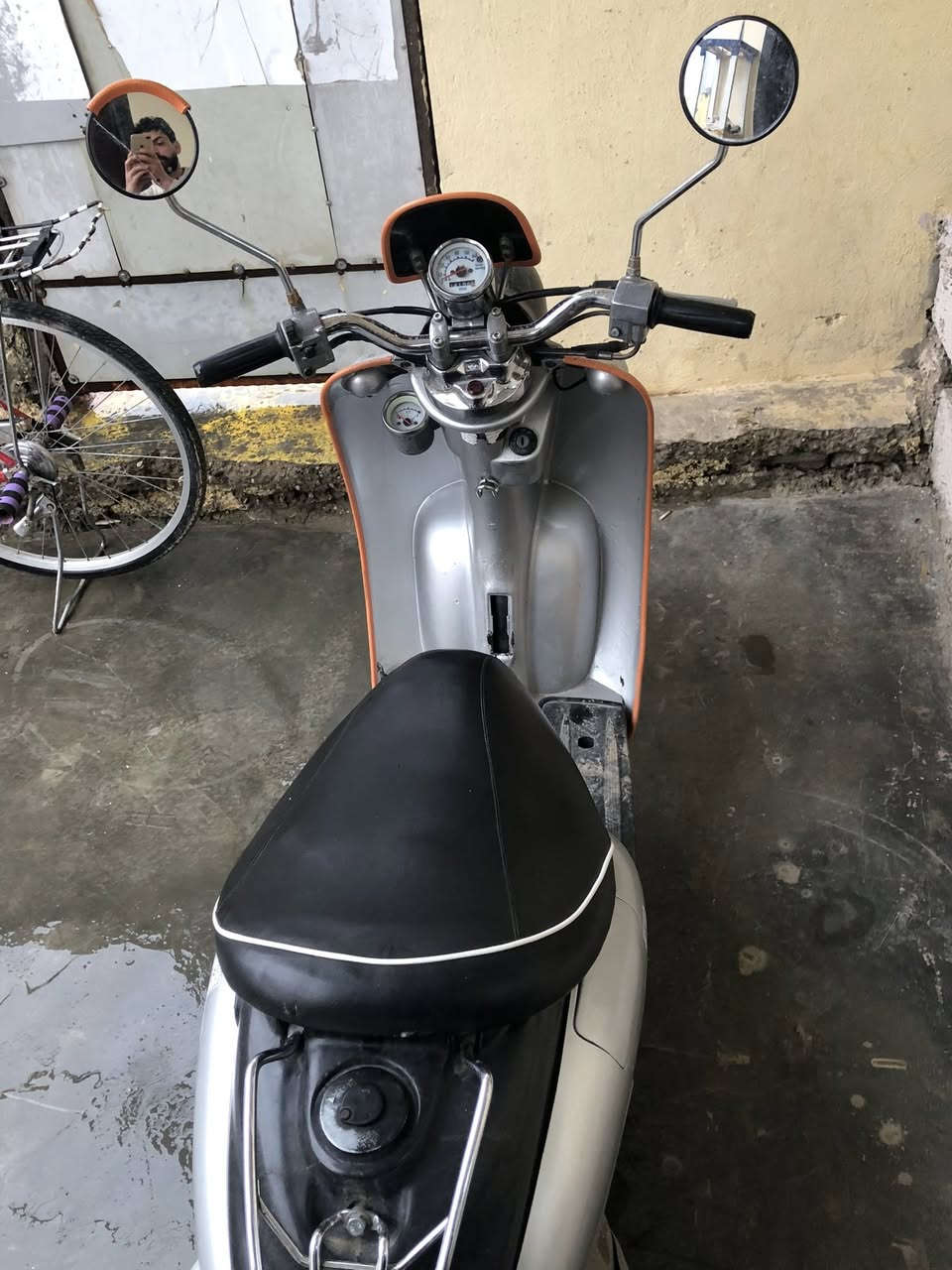 السلام عليكم للبيع عبد الحليم دراجة نثية كل عيب مابيها محرك كهربائيات كلها شغالة دراجة نقصها جاملغ امامي فقط سعر 280 وبيها مجال بسيط


**إذا كنت صاحب هذا الإعلان وتريد حذفه لأي سبب، رجاءا أرسل رسالة إلى الدعم الفني**