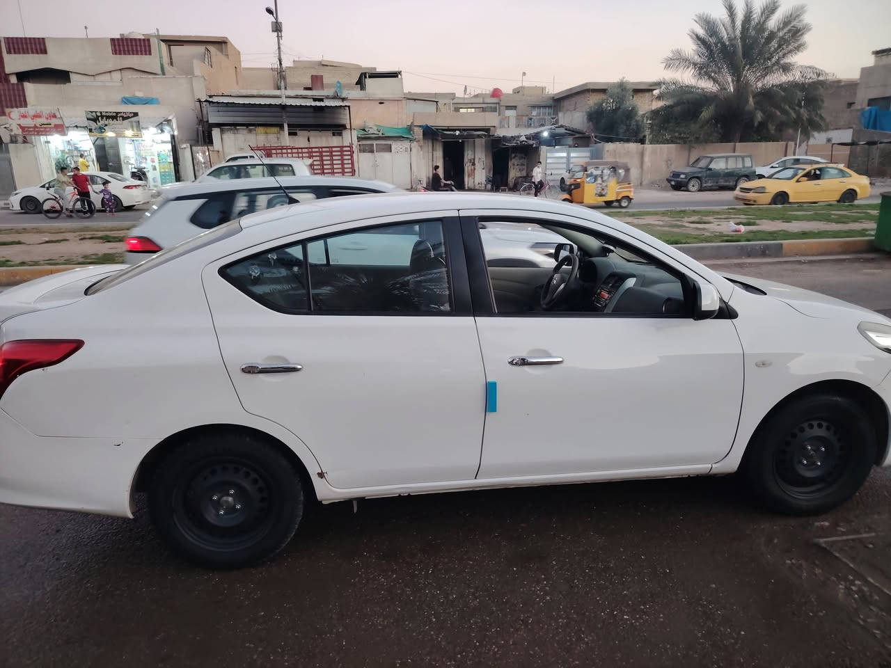 نيسان سني هندي موديل 21
ماشيه 68الف
رقم بغداد سنويه بسمي
فقط الدعاميه خلفيه صبغ للجماليه
المحرك ولكير والتبريد كفاله
وبيها بارد بسيط بصف البكلايت الخلفي
وبيها خدوش بسيط
بغداد جميله
***********
السعر 113
