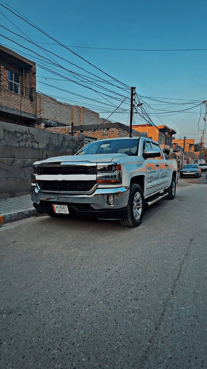 سلفرادو 2017 السياره جاهزه من كلشي 
8V 5300 
فور ويل 
باب طويل بدي قصير المرغوب 
شاشه كبيره 
تبريد منفصل 
كامره دواره 
دوشمه جديده 
تخم تاير جديد 
باتري جديد 
حداديه جديده 
السياره عليها ادامه كامله ماتصرف ولا دينار 
مابيها نقص ولا برغي 
حادث جانبي 
بجم كبس بلادي شركه 
ايرباك برده فقط 
رقم بغداد باسمي. شرط التحويل 
سنويه جديده لغايه 2029 
السعر 175$ 

‼️‼️بيع او  مراوس برام
مكاني بغداد  الكاضميه

‭0773 181 0791‬
