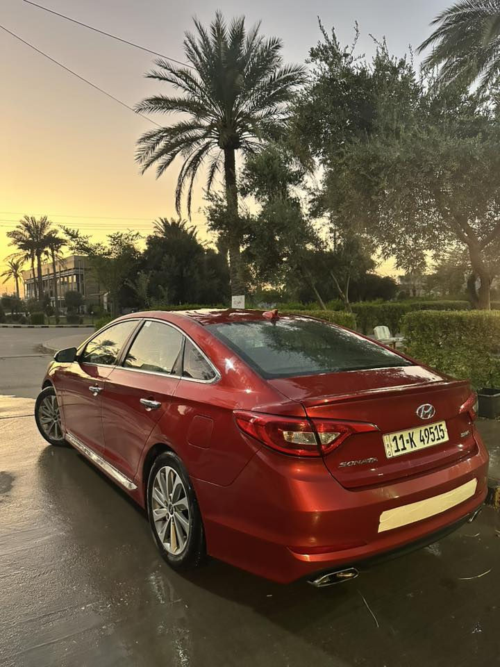 سلام عليكم سوناتا ٢٠١٧ وارد امريكي
سبورت لمتد بجم كبس بصمة ابواب وصندوق فتحة سقف كشن كهرباء شاشة جبيرة بلاد ابل كار بلي+اندرويد اوتو 
كامرة تدفئة كشنات تحكم ستيرن جهتين كروز سرعة اضاءة ترحيب باليدات اشاير بالمري جنطة ذكية تتقرب عليها تنفتح لد امامي محرك وكير مكفول من الفتح فقط الكيس بدلت اويل بم الصغير لان البلادي معروف عنه يوكف فجأة رقم بغداد دولي باسمي دواخل عسلي جلد+مخمل تخم تاير جديد صدر جديد بيها ملاحظات حالوب وشويه جراد خفيف بالقمارة اذا تتبولش ميبين بعد بس اني ممسوي سعر ١٢٧ بيها مجال *********** ديالى/بعقوبة السونار مرفق
