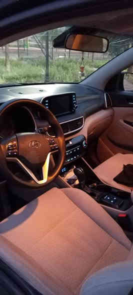 هوندا توکسون 2019  دووپارچەکانی پێشەوە  گۆراوە ، دوودەرگای لای سەکنی  نیوەی سبوخە ، بەناوی خۆمانە ، 72مایل ڕۆشتووە تایی نوێ ویلی دانەبەزیوە ، مواسفات ، فۆلە بەس پانوراما و بەسمە و کشن جلد نیە ، ئەوەی تر فۆلە ٫ شوێن رەواندوز . تێل / *********** سوران
