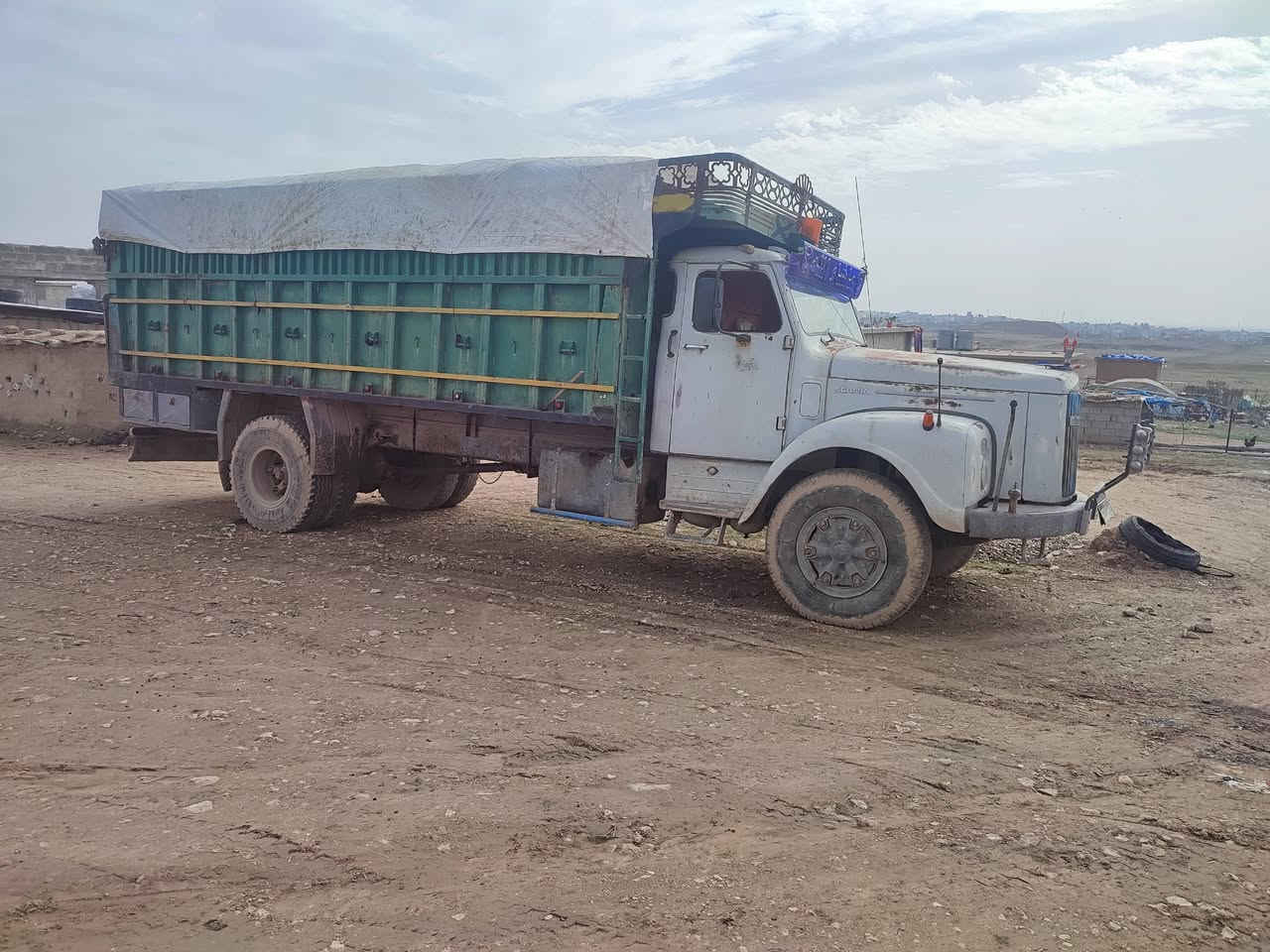 سلام وعليكم  سكاني البيع موديل79 الستفسار علا رقم ***********
