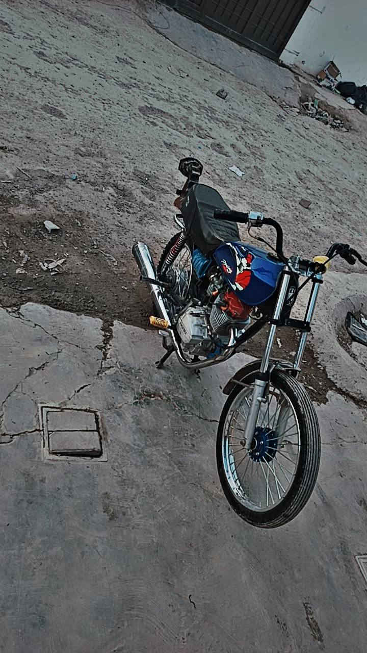 السلام عليكم دراجه للبيع السعر 450 وبي مجال مكان سامراء لحد تواصل الرقم او على الخاصو موديل 2025 
شاصي 17 
***********
