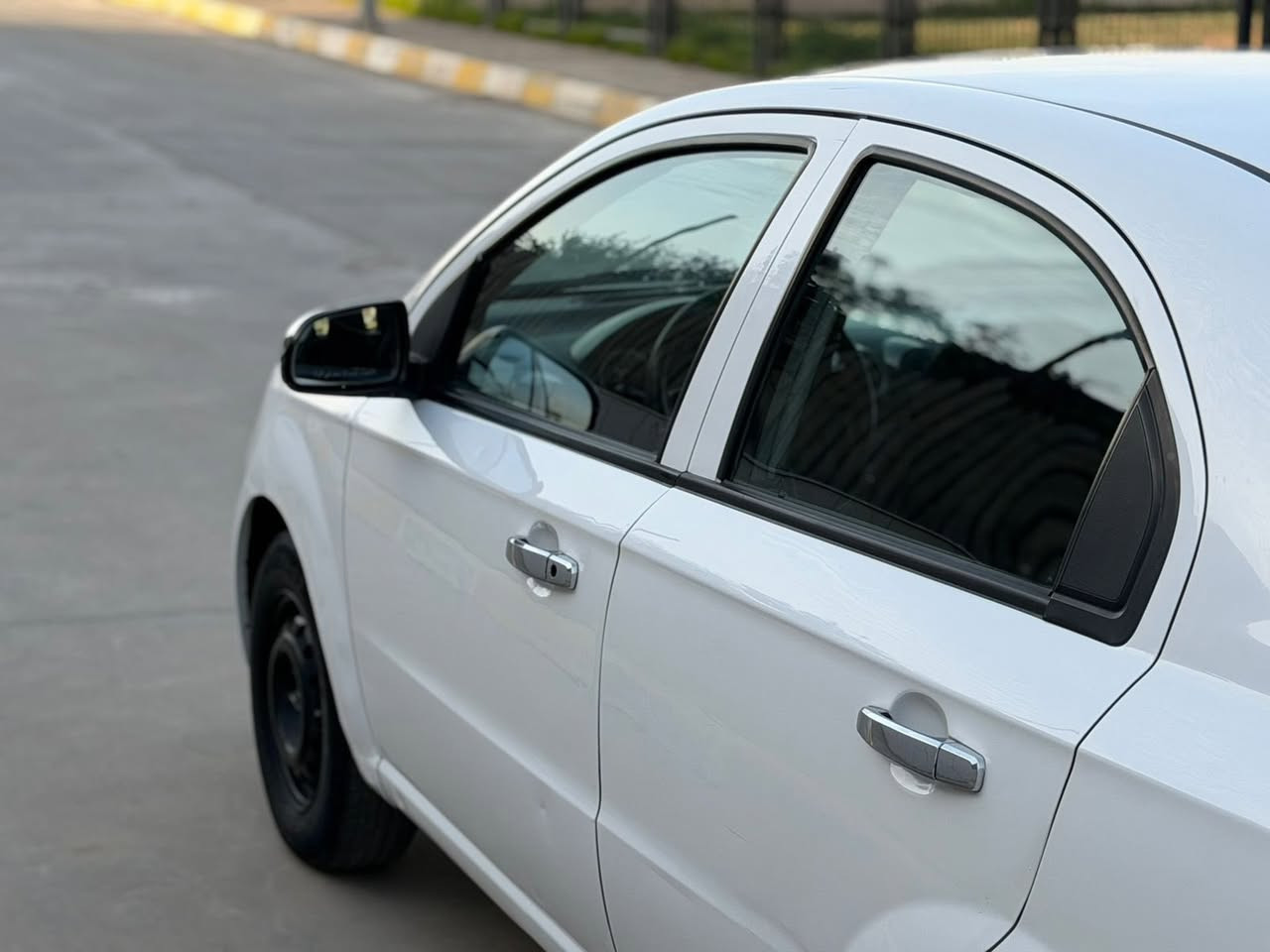 افيو 2008 سيارة بيها جاملغ. وربع بوند وشويه بارد باب الورة سيارة حلوة ونضيفه مابيها اي نقص سيارة ممتعوبه 
سعرها 58. وبيها مجال 
مكانها موصل كوكجلي 
تحويل وكاله
***********
