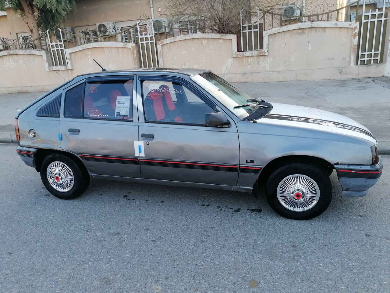 كاديت موديل 91حجم 16
رقم نينوى مصطرا جديد سنويه عضم 2030
هزه جديده كابون بانزين بيها شرط التحويل فقط 
مكينه وكير شرط +طخم خلفي امامي كلو جديد 
طخم تاير جديد+قفل مركزي+شاشه سماعات افانتي
كهربايات كلها شرط مايعوزها اي شي
غرفتها جديده مدوشمه حلوه وكامله
مصلح دواير ودوسات+ صبغ جماليه 
#السعر26_بي_مجال_قليل شراي اتصل خاص ماجاوب 
مكان موصل الايمن ***********
***********
