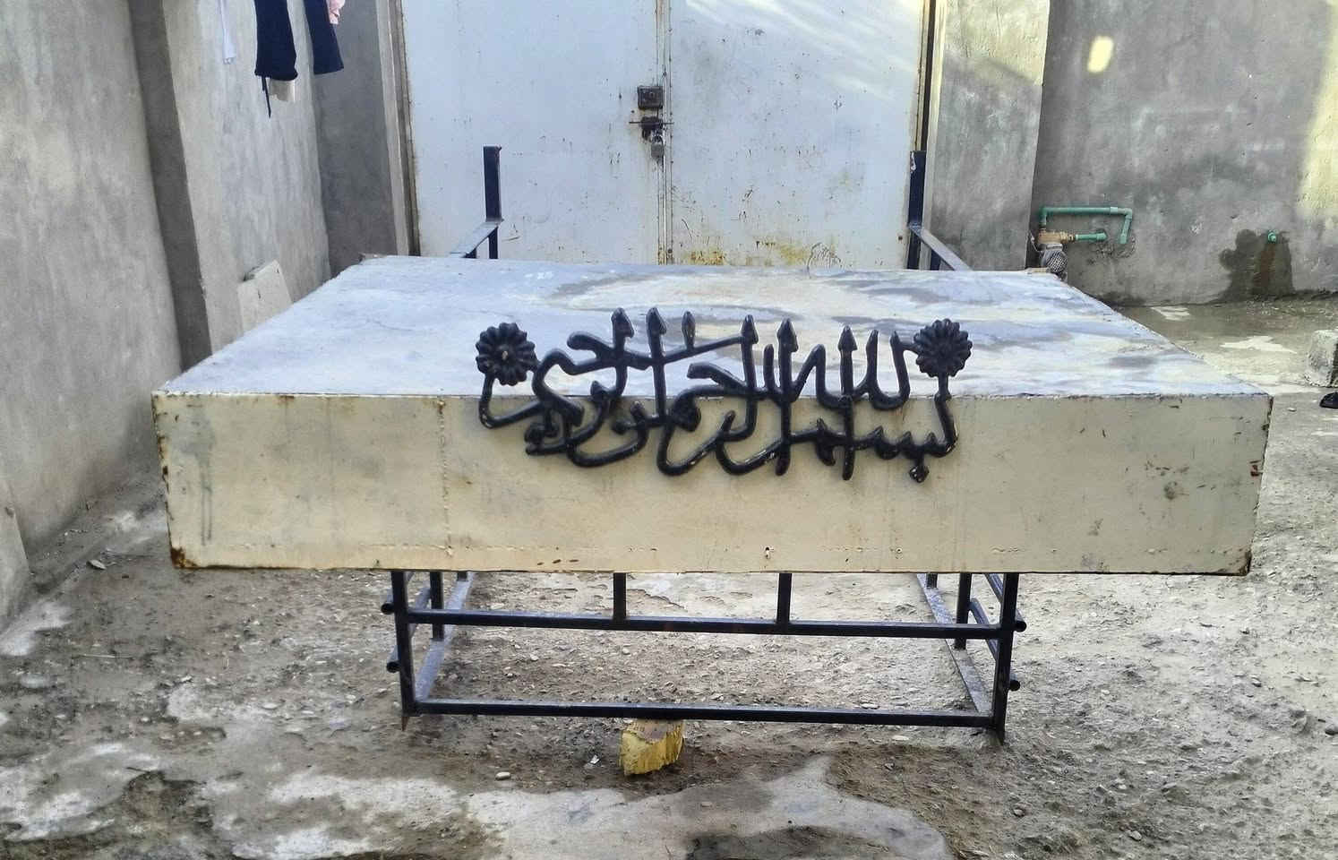 محجر تفصال جديد للبيع محجر كلش حلو مال حمل حديد كله جديد
للاستفسار ***********
