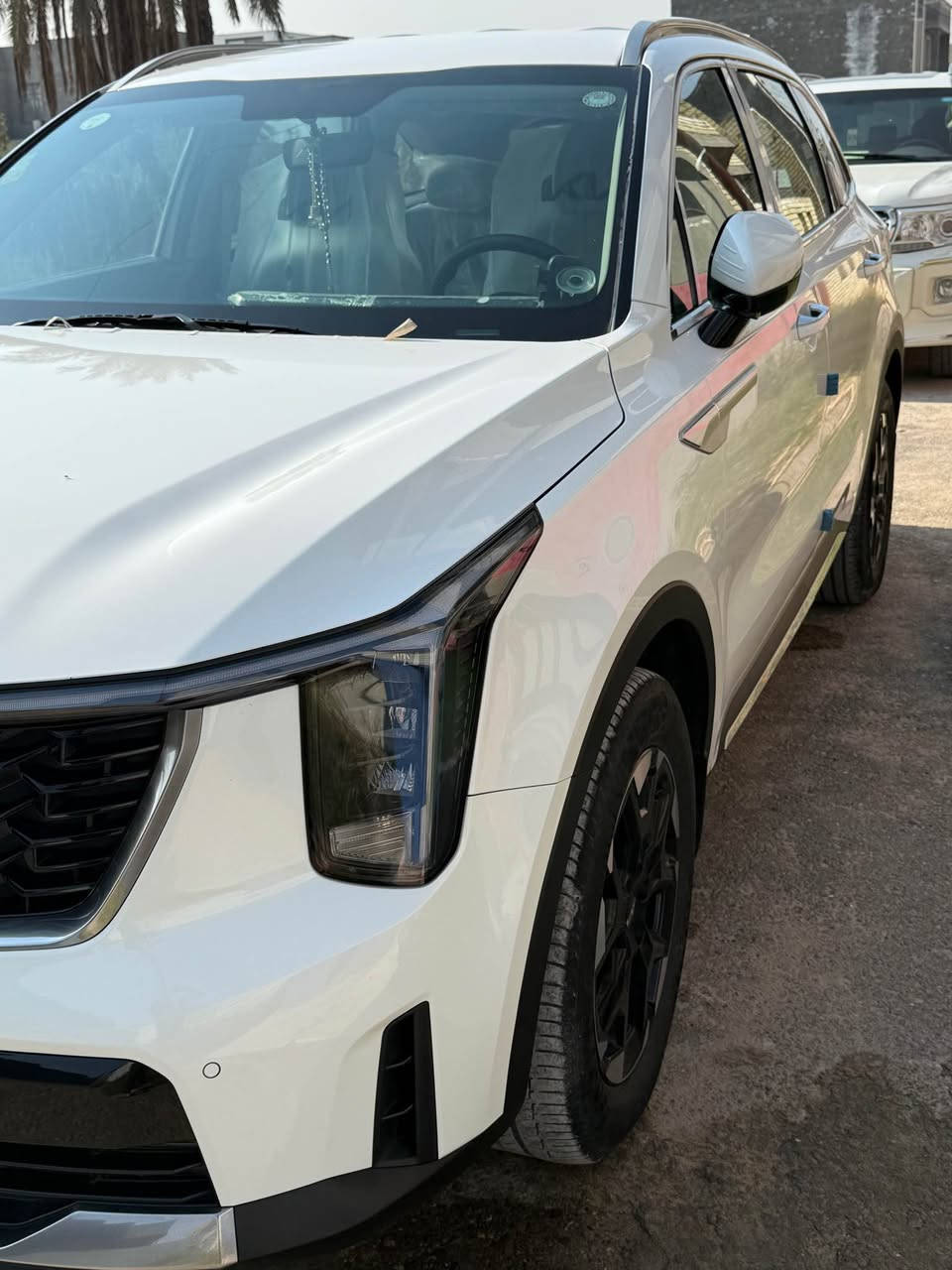 السلام عليكم 
سورنتو 2024 رقم اربيل خليجي مكفوله من اي ضرر او تكحيل او بارد شرط السونار مكان السياره بغداد 
مواصفات 
حساس امامي خلفي 
كامره خلفيه 
شاشه متصله كبيره ابل كار بلي 
٧ راكب الخانه الثالثه كمبريسر منفصل للتبريد 
لايت زنون 
٥ ويل كب 
تبريد لمس شاشه 
محرك اقتصادي ٢٥٠٠ 
ممشى السياره ٤٧ الف قابل للزياده 
مري شفط 
اناره ترحيب تحت يدات البوب 
نظام ال اوتو هولد للوقوف  لمسافات قصيره 
هاند بريك بصمه 
السعر خاص او تواصل على الرقم او واتساب 

***********
*********** بغداد, العراق
