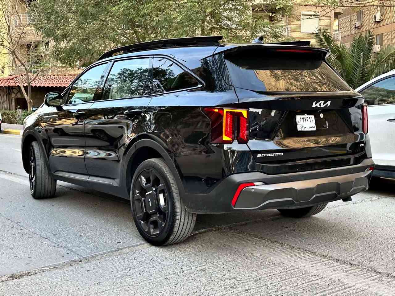 السلام عليكم
#للبيع مستعجل مناسب سعر بل عافيه ع ياخذهاا 

سورنتو 2024 Sx X-line فول الفول سياحيvip .

السيارة اني مستوردها الي استيراد شخصي ومدخلها ع الكمرك الجديد (حرة) بدون رقم

(مــواصـفـات السـيـارة)

4 كامرات امامي وخلفي وجوان

بانوراما

بصمة تشغيل + بيبان + صندوق 

ترحيب عند الاقتراب

مري شفط + كهرباء + رادار + ترحيب

كشنات جلد + تدفئة + تبريد + كهرباء + منفصل vip

سياقة ذاتية + تحديد مسار + تحكم بالريمونت تتقدم وتترجع

رادارات امامي ٣ + ٢ مستشعرات +رادارات خلفي ٣ + جانبي٢ 

التوقف الذاتي عند الرجوع + التوقف الذاتي عند التحسس بالاقتراب

٦ حساسات امامي + ٦ حساسات خلفيه

هند بريك بصمة

4x4 فور ويل درايف

وضعيات السبورت والنورمل والايكو والسون والسمارت

تبريد منفصل + امامي خلفي

بجم زينون + بك لايت ليد هيلوجين بلادي

ويل كب بلادي بلاك 

طبعاً الكار بلي فعال فقط ع البلوتوث بدون واير usb 

محرك السيارة 2500 تيربو المرغوب بقوة 281 حصان

ماشية 11 الف مايل فقط اخت الزيرو

صور الحادث مرفقة حادثها جداً بسيط بيها قطعتين صبغ وقطعتين تبديل بلادي بدون دواخل 

مكان السيارة بغداد الكرخ 

للاستفسار #تصال فقط بدون خاص

***********
