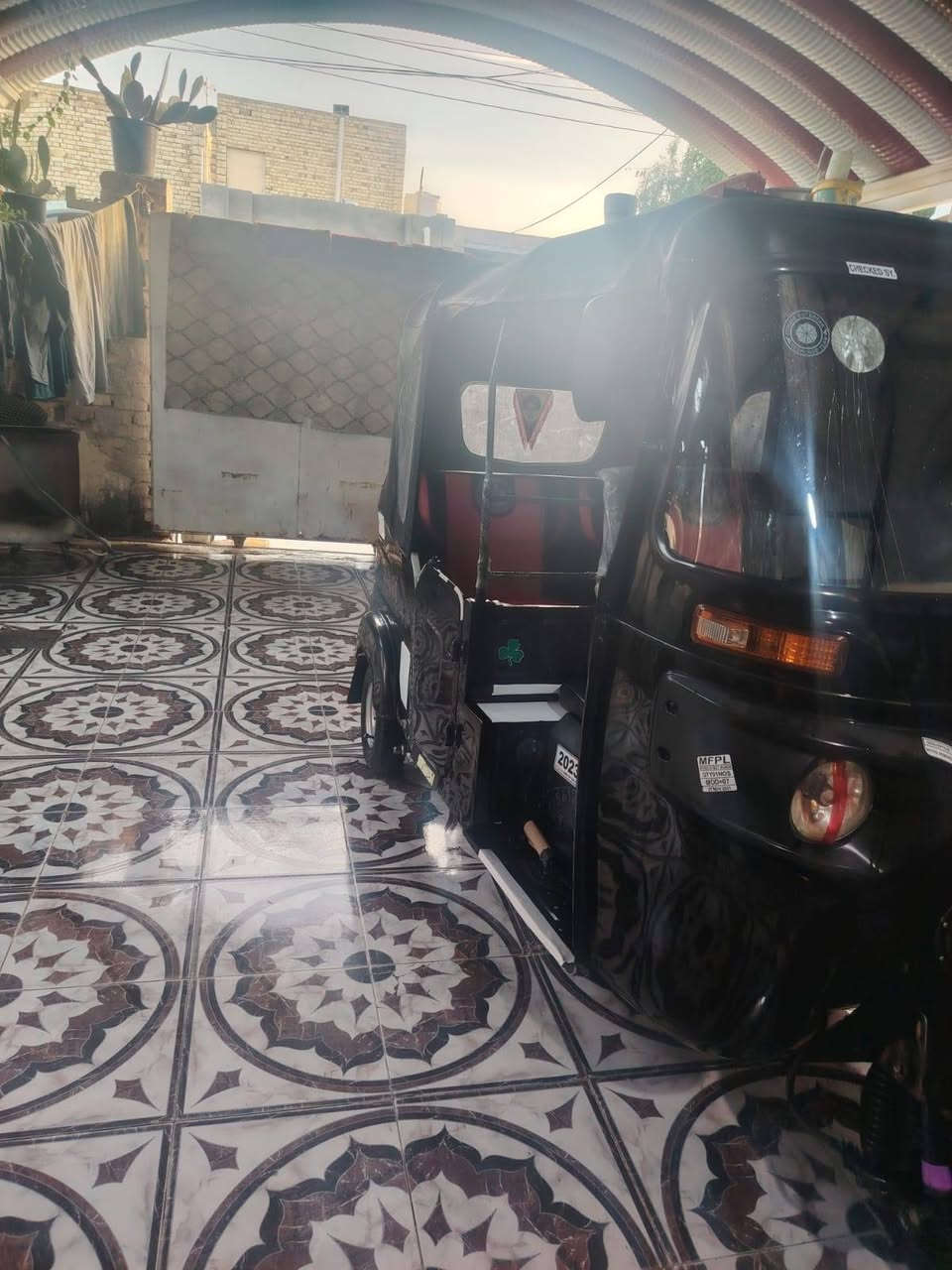 السلام عليكم تكتك للبيع موديل 22 شهر ال 6 رقم وسنويه الكشره شوف العين والمكينه كفاله ***********
