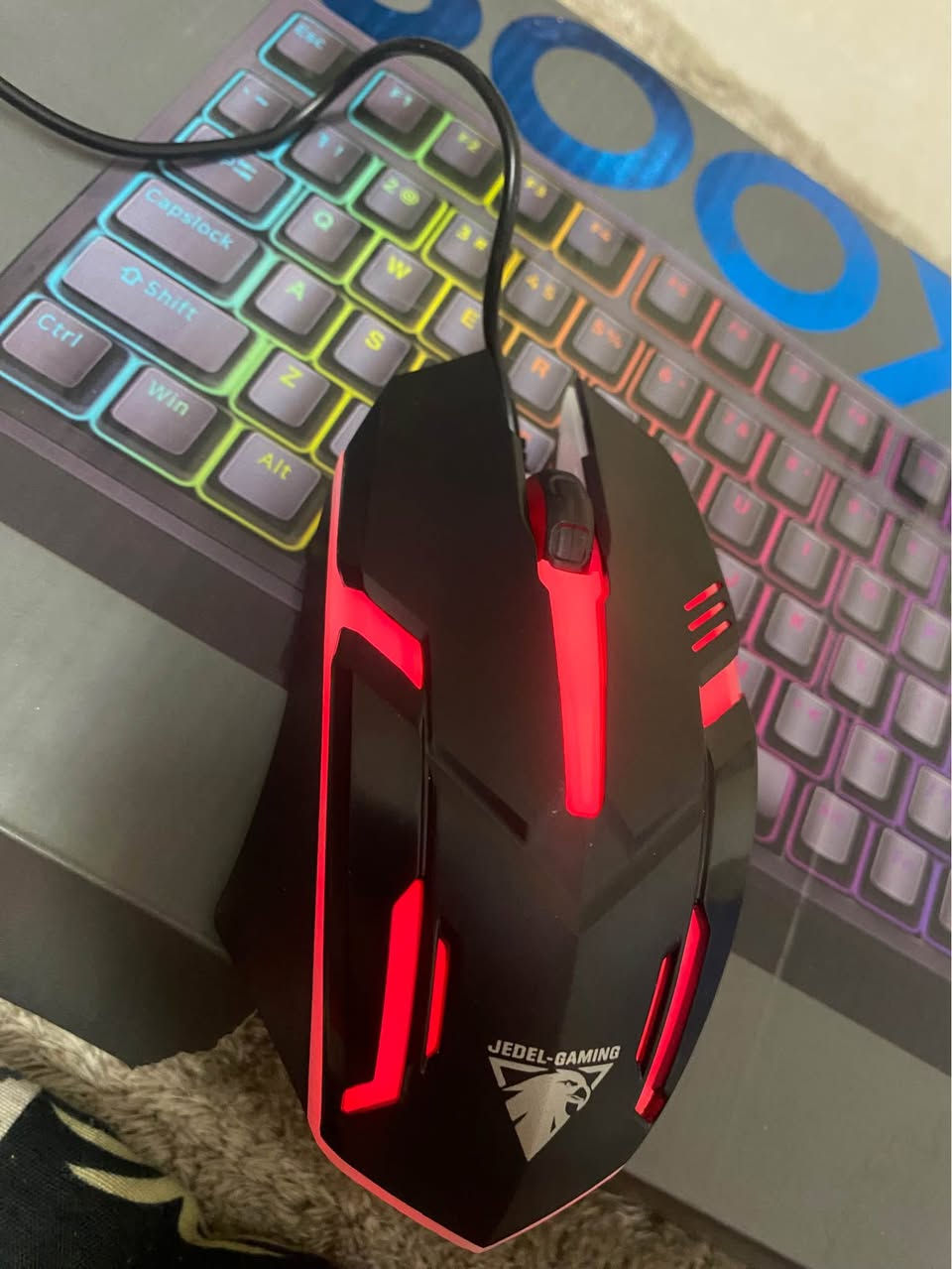 G500X

* ميكانيكي Gaming Keyboard
* إضاءة RGB متعددة الألوان
* تصميم كامل Full Size مع Numpad
* يحتوي أوضاع إضاءة متعددة
* مخصص للألعاب والكتابة السريعة
السعر 30 

الماوس Jedel

* ماوس Gaming سلكي
* مستشعر Optical
* تصميم مريح لليد
* أزرار إضافية للألعاب
* إضاءة بسيطة
السعر10 

السماعة W106

* Gaming Headphones
* صوت Hi-Fi
* مايكروفون مدمج
* تحكم بالصوت بالسلك
* مريحة للألعاب والاستخدام الطويل السعر 
15
يو بي اس 1500 ميحتاج اشرح عنه موجود برابع صوره 
مكاني بغداد حي جهاد لا يوجد توصيل بغداد, العراق


**إذا كنت صاحب هذا الإعلان وتريد حذفه لأي سبب، رجاءا أرسل رسالة إلى الدعم الفني**