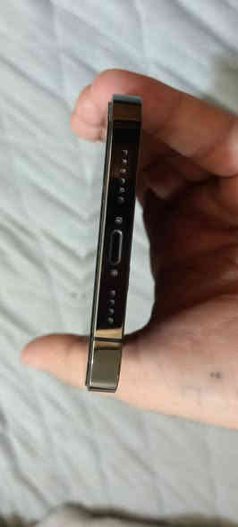 للبيع او مراوس جهاز 13 برو ماكس كارتون سعره 740 الف مكاني....ذي قار..***********
