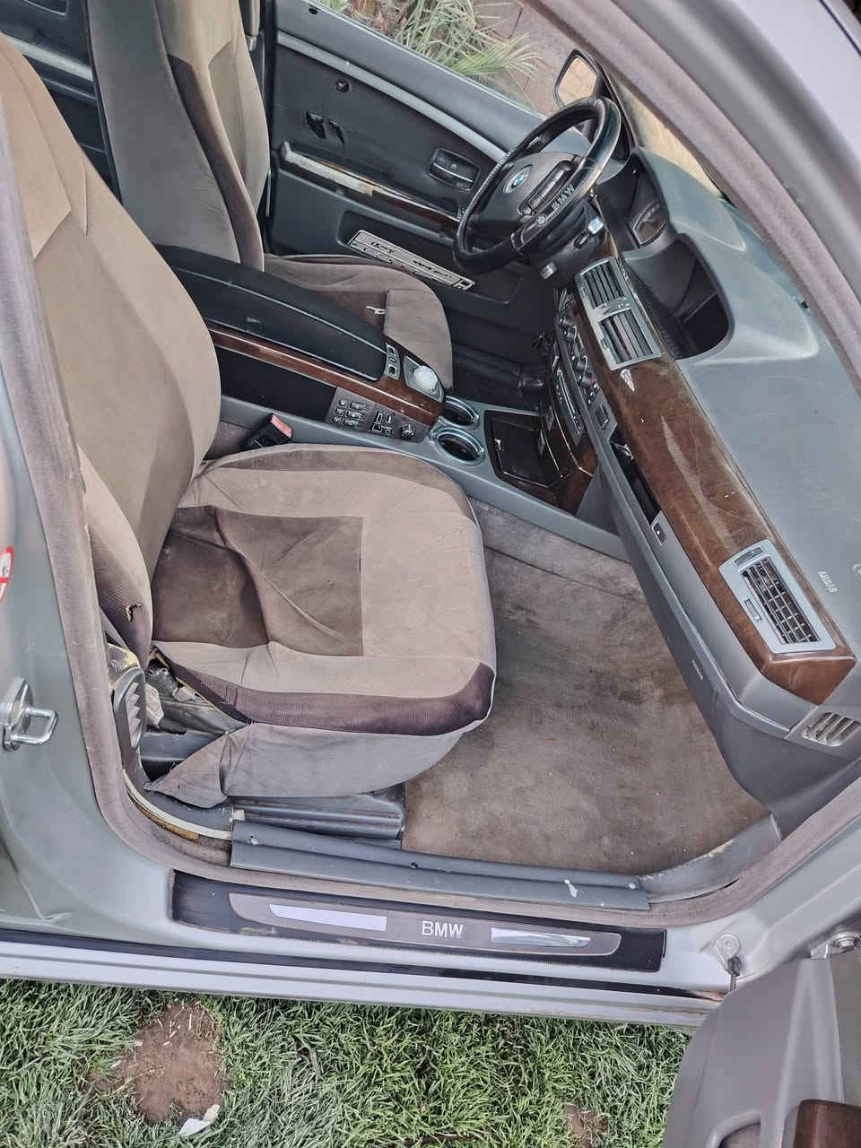 لبيع باخره موديل ٢٠٠٠٤ سياره خليجي كفاله عامه بس المكينه كايمه رقم أنبار مشروع وطني عدي بيهه وكاله عامه ام الباركود سياره كلش نضيفه بس معتاز وأريد ابيع السعر ٩٠وبيهه مجال شويه العنوان بغداد ابوغريب رقم الهاتف *********** هاذه ***********
