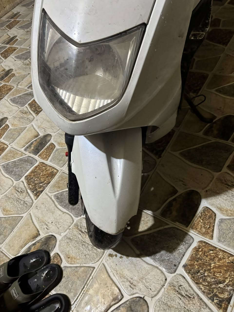 سلام عليكم دراجه سكنس نثيه سرعه 140 دراجه مكينه مكفوله دراجه حلو وشغاله هندر سلف كله شغال مكاني ديالى قرب مطعم سامان السياحي ***********  سعرهي 475 الف بيهي مجال  اتصل ودلل
