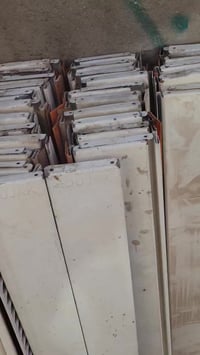 رفوف للبيع العدد ٣٨ رف مع سجج وحمالات وسفينه  ٦ امتار للبيع مكاني بغدا...